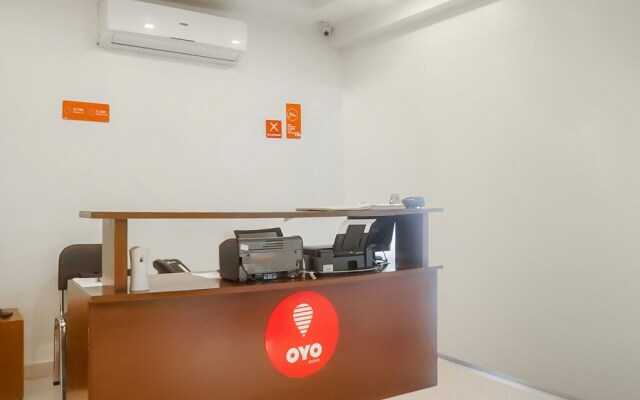 OYO 11551 Hotel Pioneer 2