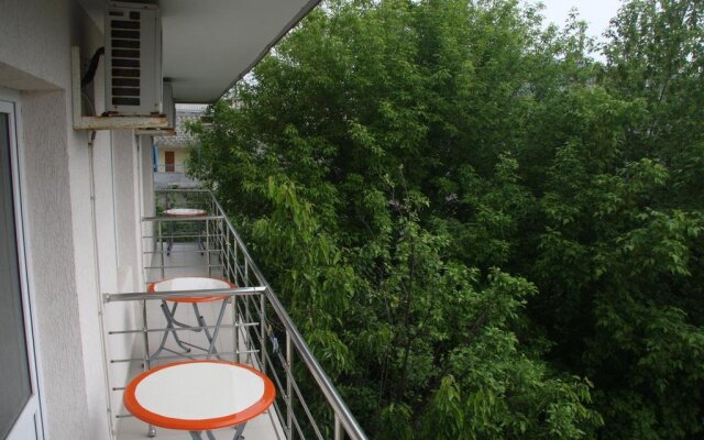 Azat Guest House — фото