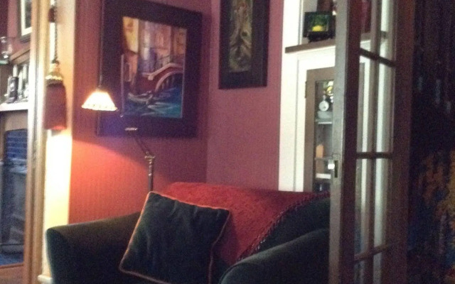 Gaslight Inn Victoria