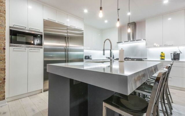 Breathtaking 6 BDR Luxury Condo Downtown Chicago