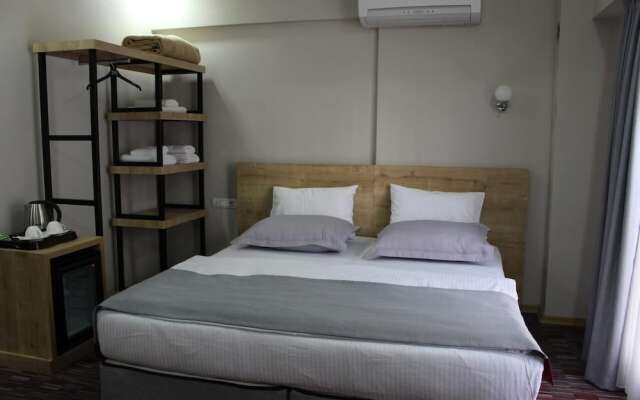 Mojo Otel Alsancak