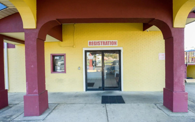 OYO Hotel Pensacola I-10 & Hwy 29