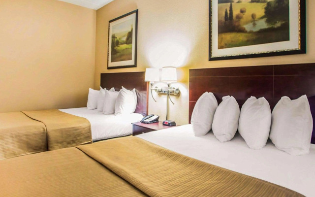 Quality Inn & Suites Peoria North