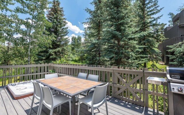 Snowmass 2 Bedroom Private Outdoor Hot Tub by iTrip Vacations Aspen Snowmass