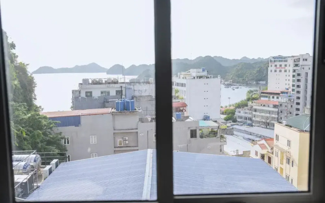 Ruby Hotel Cat Ba