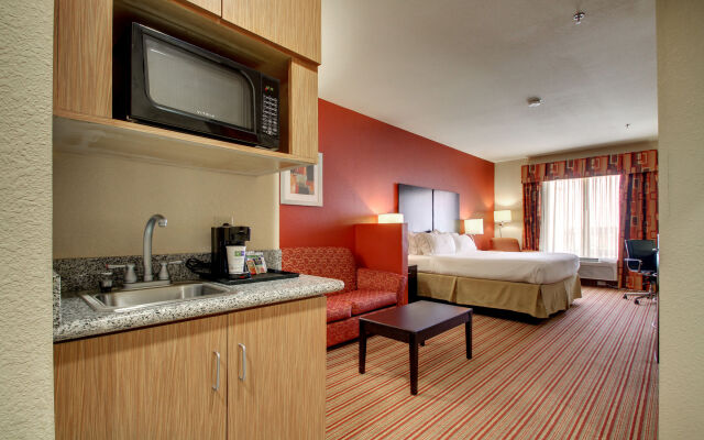 Holiday Inn Express and Suites Winona North, an IHG Hotel