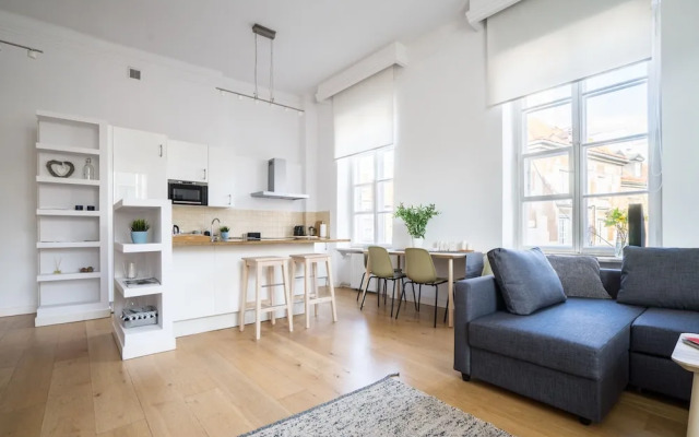 Old Town Heart VII - TheBarbican