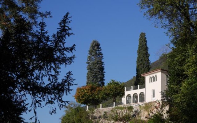 Villa Làrio Lake Como