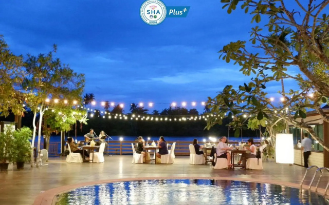 Baan Amphawa Resort & Spa