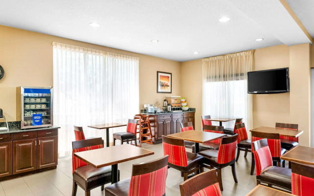Comfort Suites Orlando Airport