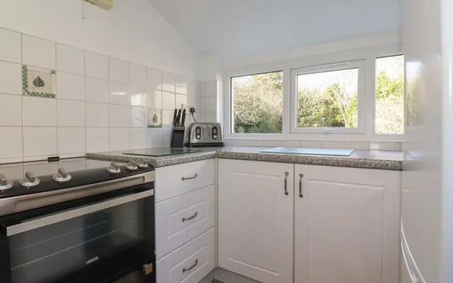 5 Carlyon Road