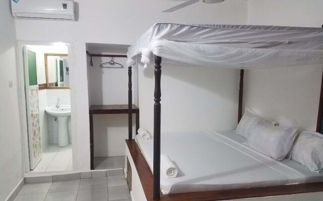 Baraka Aquarium Bungalows