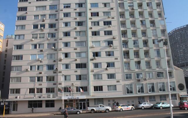 The Parkview Hotel - Room 711 - Adults Only