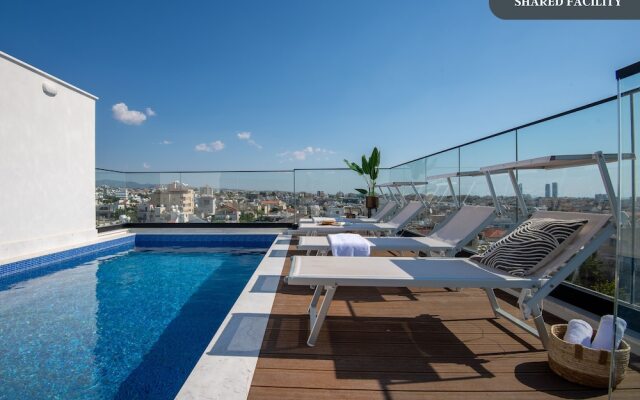 Sanders Crystal 1 - Large 4-bdr Penthouse With Shared Pool