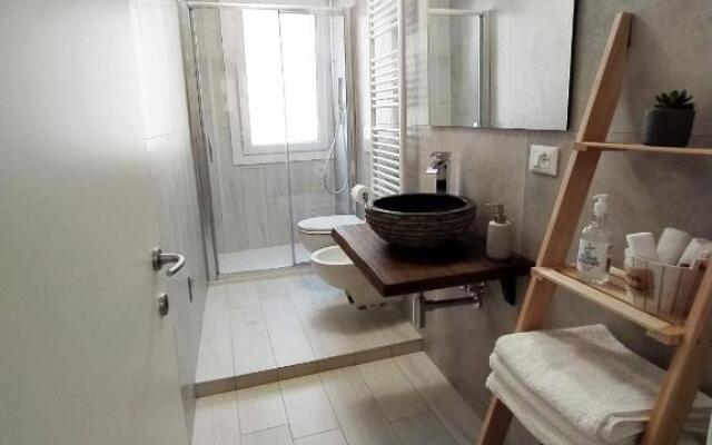 La Casa Del Pesciolino (Into the Lagoon) - the Little Fish House (Into the Lagoon)