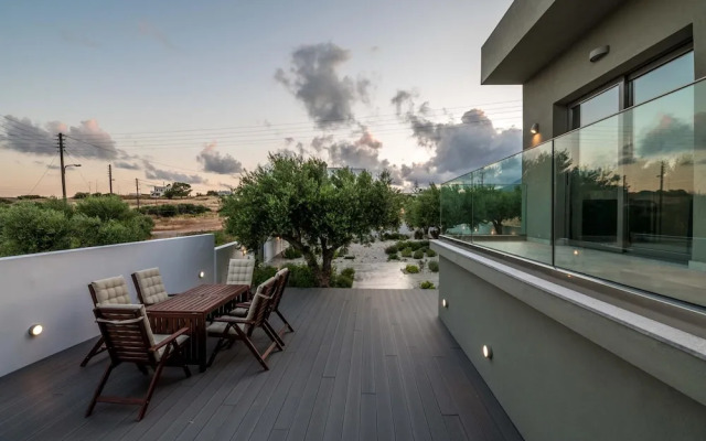 Nama Luxury Villa 250m From the sea Makry Gialos