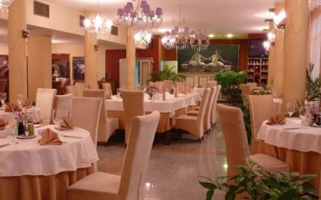 City Hotel