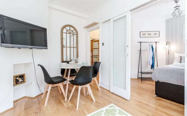 Trendy Covent Garden Apartment