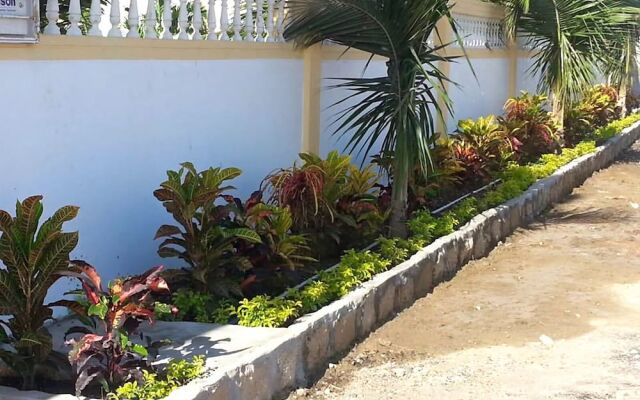 Hostal Palmeras Playa Milina