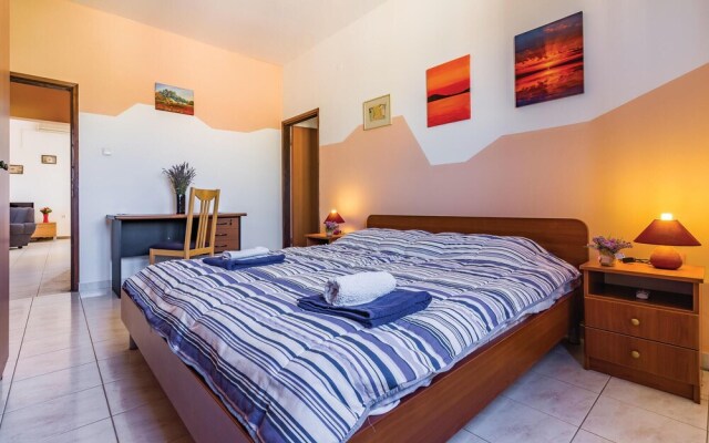 Beautiful Home in Vinkuran With Wifi and 2 Bedrooms