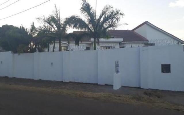 Hatfield Hotel And Suites