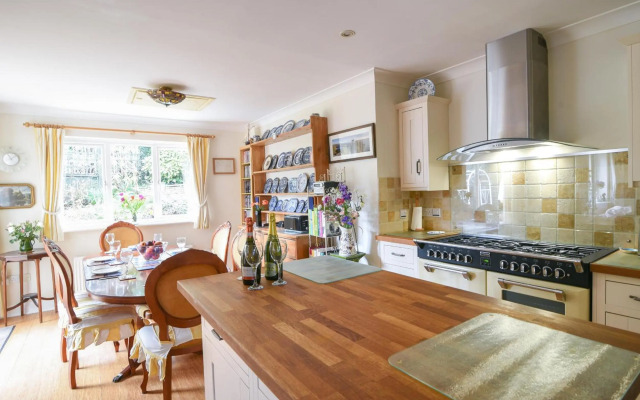 9 St Georges Hill