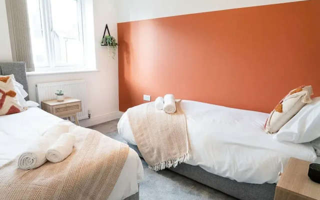Host Stay Hewitt Close