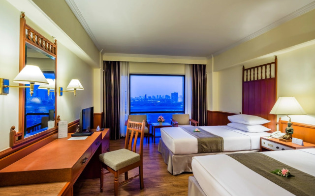 Bangkok Palace Hotel