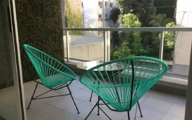 Beautiful and sunny studio by Sofacama