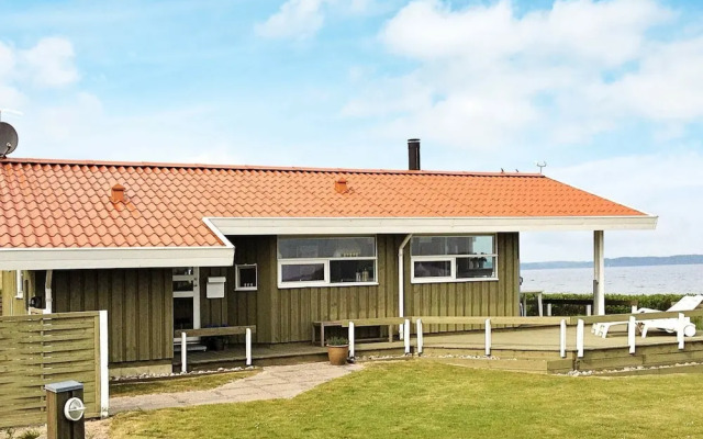 6 Person Holiday Home in Borkop