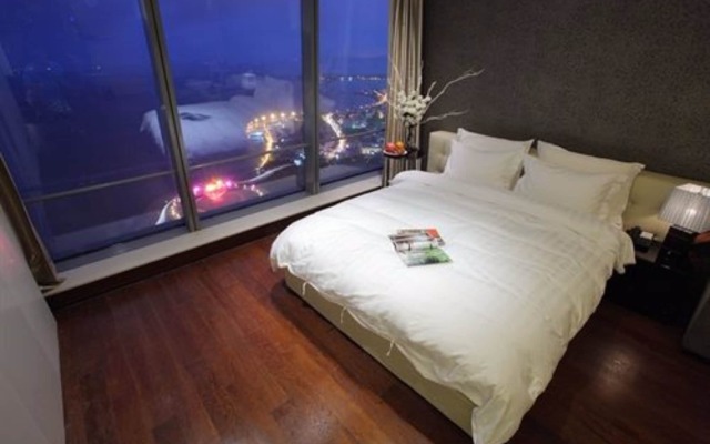 Grand Madison Qingdao Harbour-view Central（Former Qingdao Farglory Hotel）