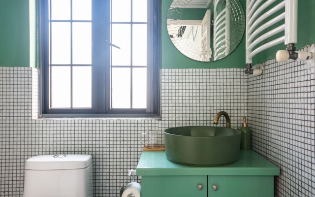 Shanghai Art Inn Vermeer