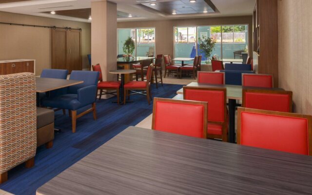 Holiday Inn Express & Suites Chattanooga (East Ridge) by IHG