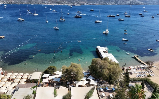 Farrys Boutique Hotel & Beach Club