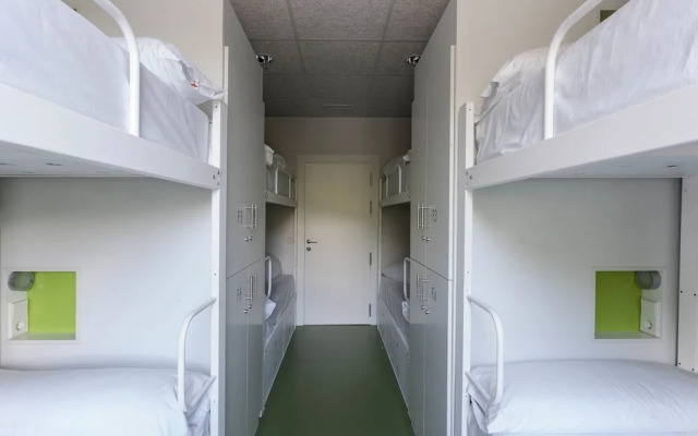 Youth Hostel Non Stop Inn by IrriSarri Land