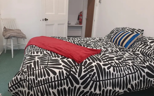 Bed, Contl Breakfast, Newport, Wales, Near Train