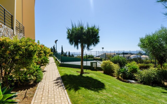 Sea view Apartment with sunbathing Terrace & 2 Swimming pools