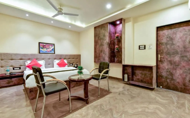 Hotel Frontier Royal