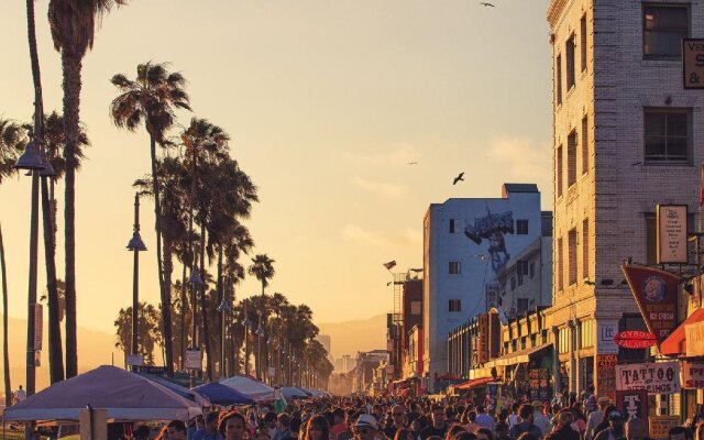 Loews Hollywood Hotel