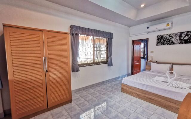 Eakmongkol Villas
