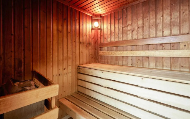 Holiday Home in Residence Le Green Beach, Port-en-besssin-huppain