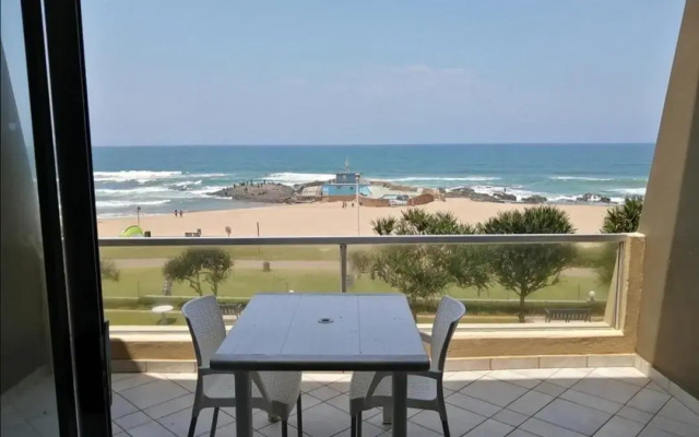 Inyoni Rocks Cabanas No 40