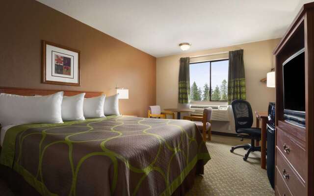 Super 8 by Wyndham Port Angeles at Olympic National Park Hotel