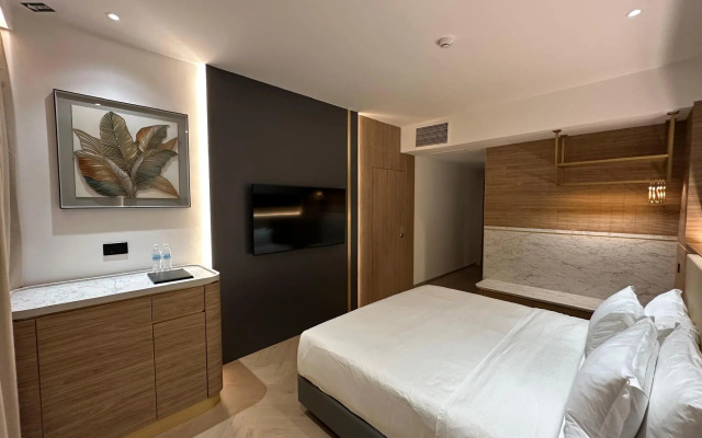 Grand City Hotel