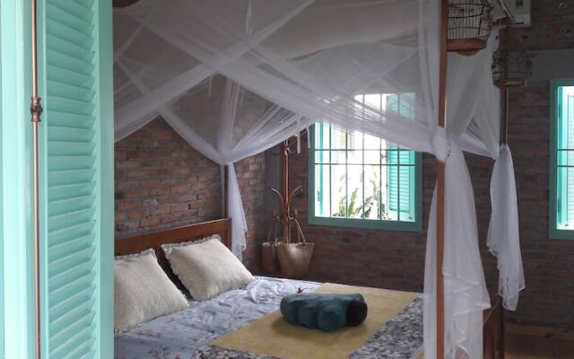 Nam Thi Holiday Home