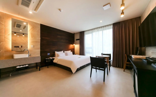 Le Idea Hotel