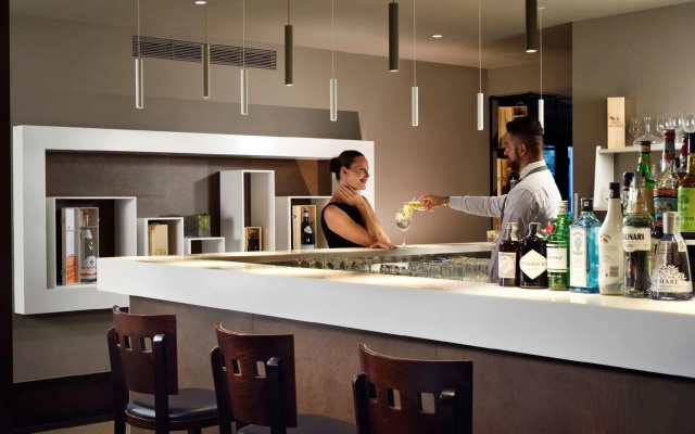 Отель Unahotels Century Milano