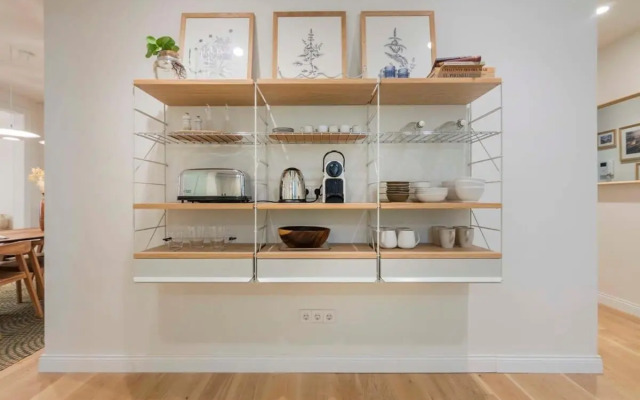 Amazing 5 bedrooms 5 bathrooms by Plaza Catalunya