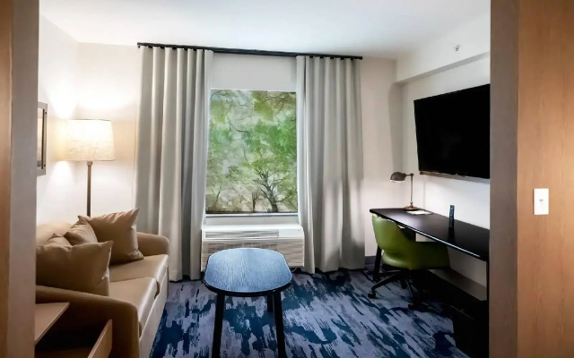 Fairfield Inn & Suites Louisville Airport