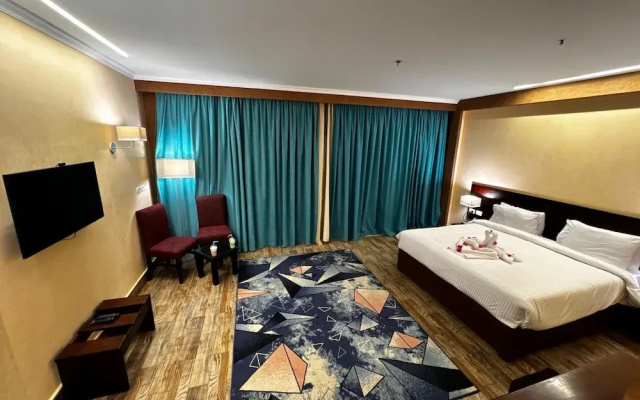 Byoot Bay Hotel & Resort